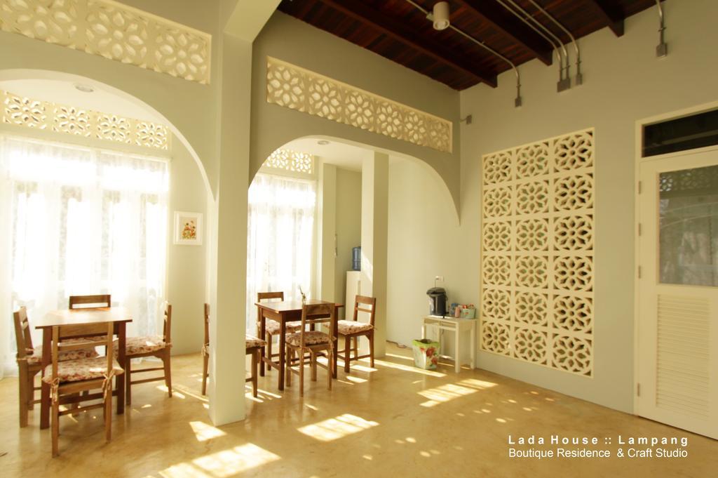 Bed and Breakfast Lada House Lampang Exterior foto