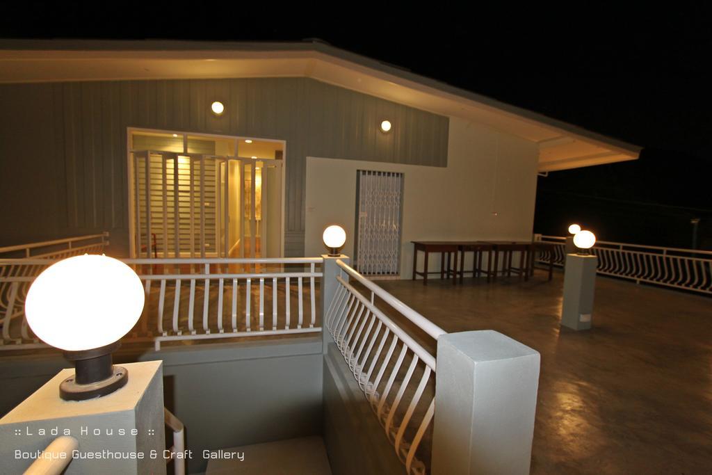 Bed and Breakfast Lada House Lampang Exterior foto
