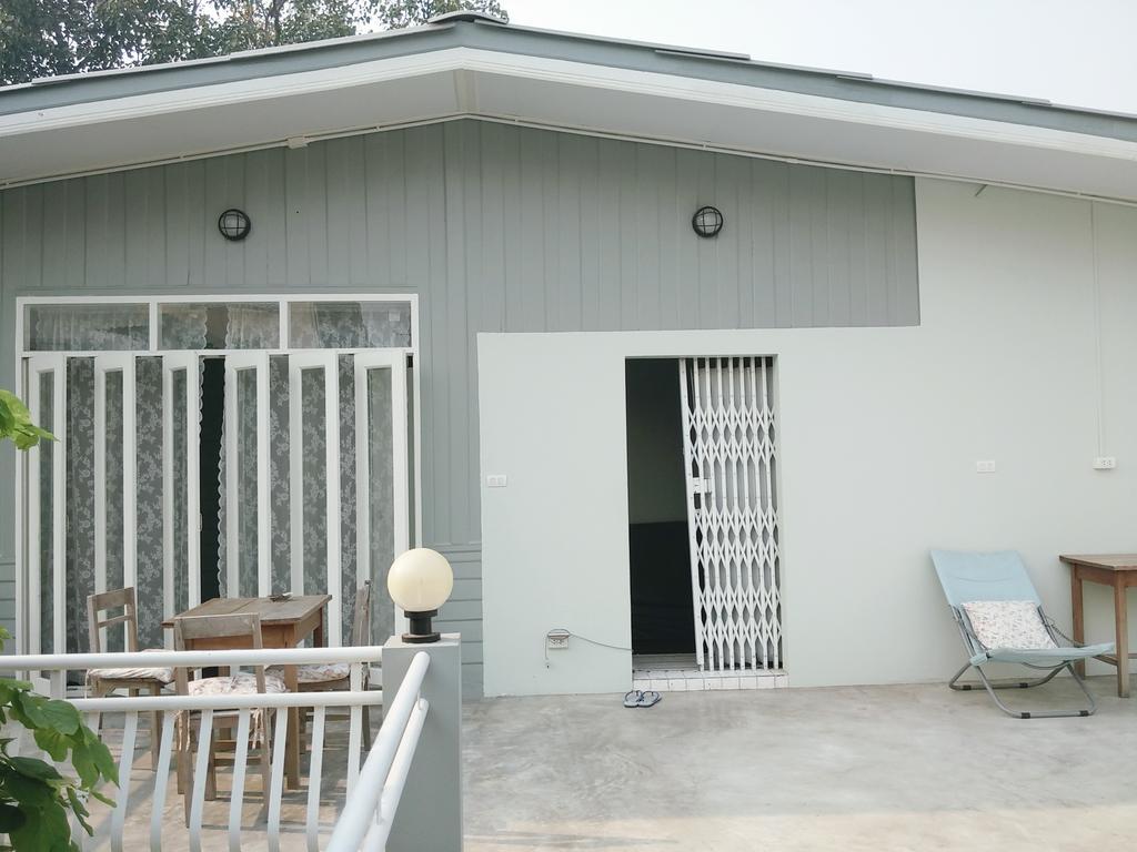 Bed and Breakfast Lada House Lampang Exterior foto