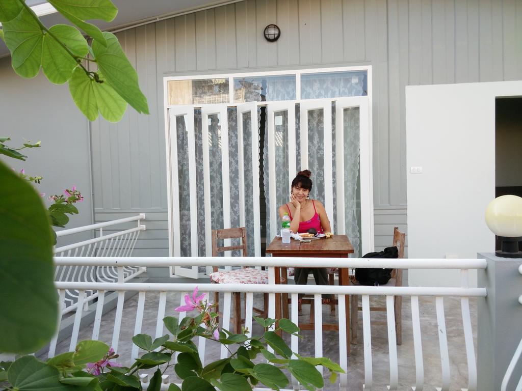 Bed and Breakfast Lada House Lampang Exterior foto