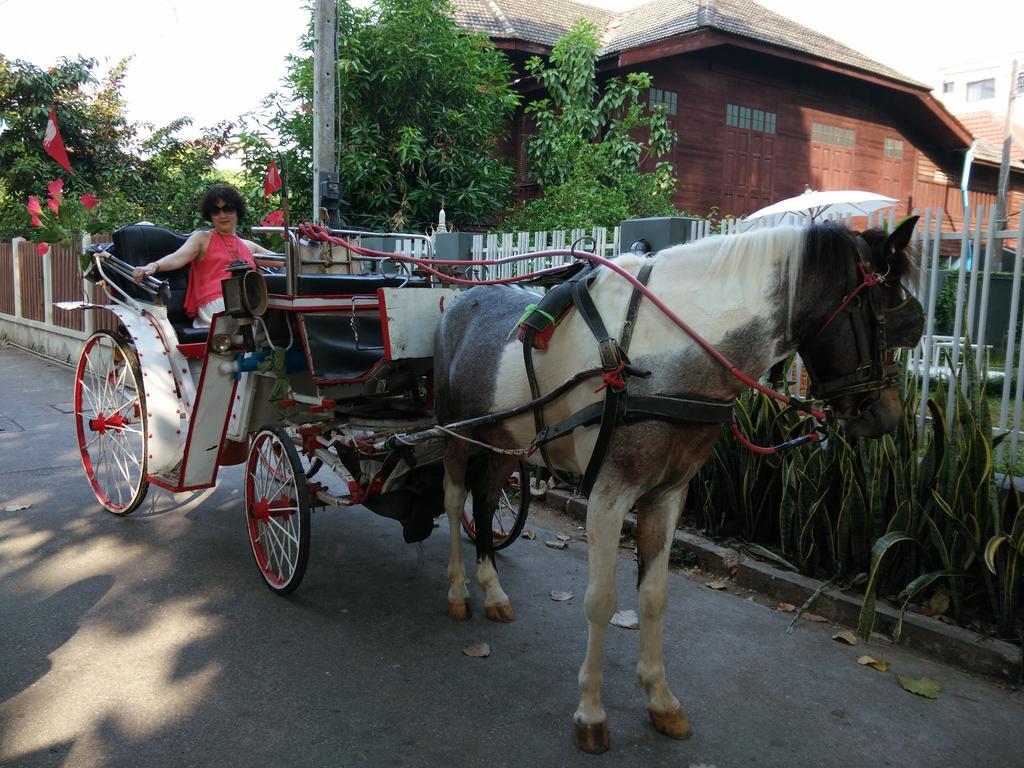 Bed and Breakfast Lada House Lampang Exterior foto