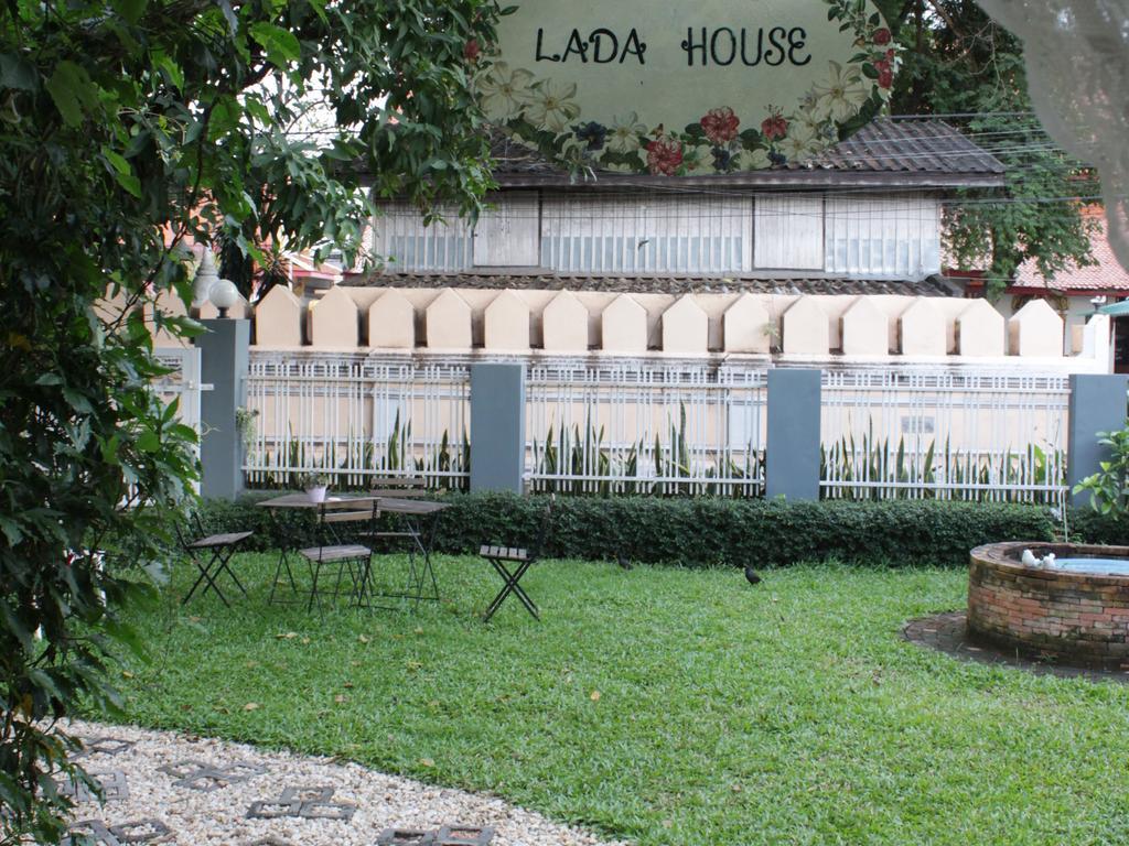 Bed and Breakfast Lada House Lampang Exterior foto