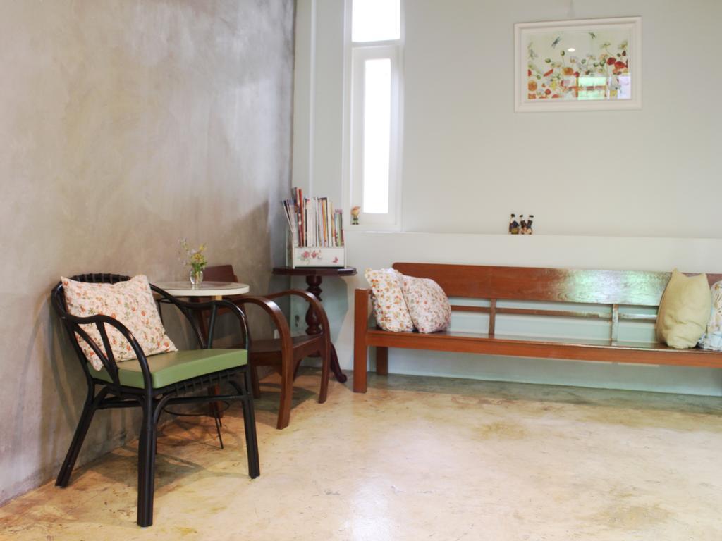 Bed and Breakfast Lada House Lampang Exterior foto